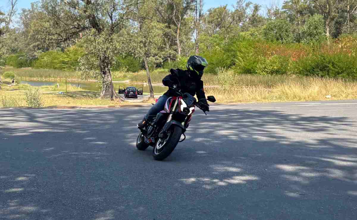 Bajaj NS400Z: El Nuevo Contendiente en el Mundo de las Naked Medias MDP bajaj ns400z test ride 2 Bajaj NS400Z: El Nuevo Contendiente en el Mundo de las Naked Medias