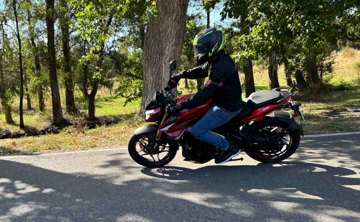 Bajaj NS400Z: El Nuevo Contendiente en el Mundo de las Naked Medias MDP bajaj ns400z test ride 4 Bajaj NS400Z: El Nuevo Contendiente en el Mundo de las Naked Medias