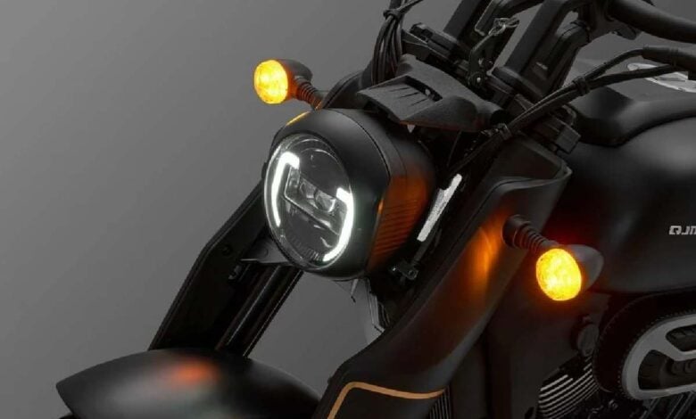 QJMotor SRV 400 VS: La Novedosa Cruiser que Revoluciona el Mercado Italiano MDP moto custom qjmotor srv400 1 QJMotor SRV 400 VS: La Novedosa Cruiser que Revoluciona el Mercado Italiano