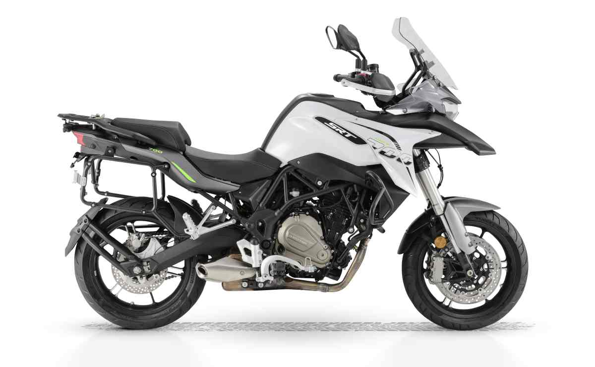 MDP moto trail qjmotor srt700 3 La curiosa estrategia de precios de QJMotor: ¿Por qué la SRT 700 es más accesible que la SRT 550 SX?