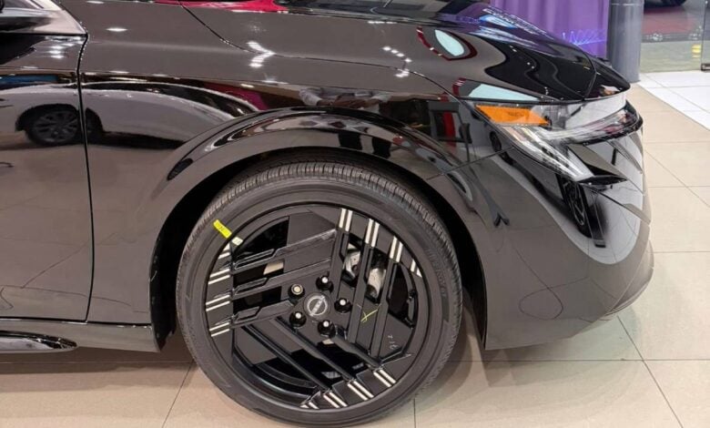 MDP Nuevo Nissan Sentra SR llanta El Nuevo Nissan Sentra: La Revolución del Sedán Mediano en América Latina