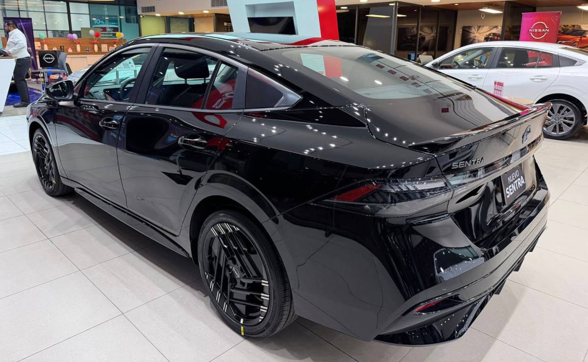 MDP Nuevo Nissan Sentra SR trasera El Nuevo Nissan Sentra: La Revolución del Sedán Mediano en América Latina