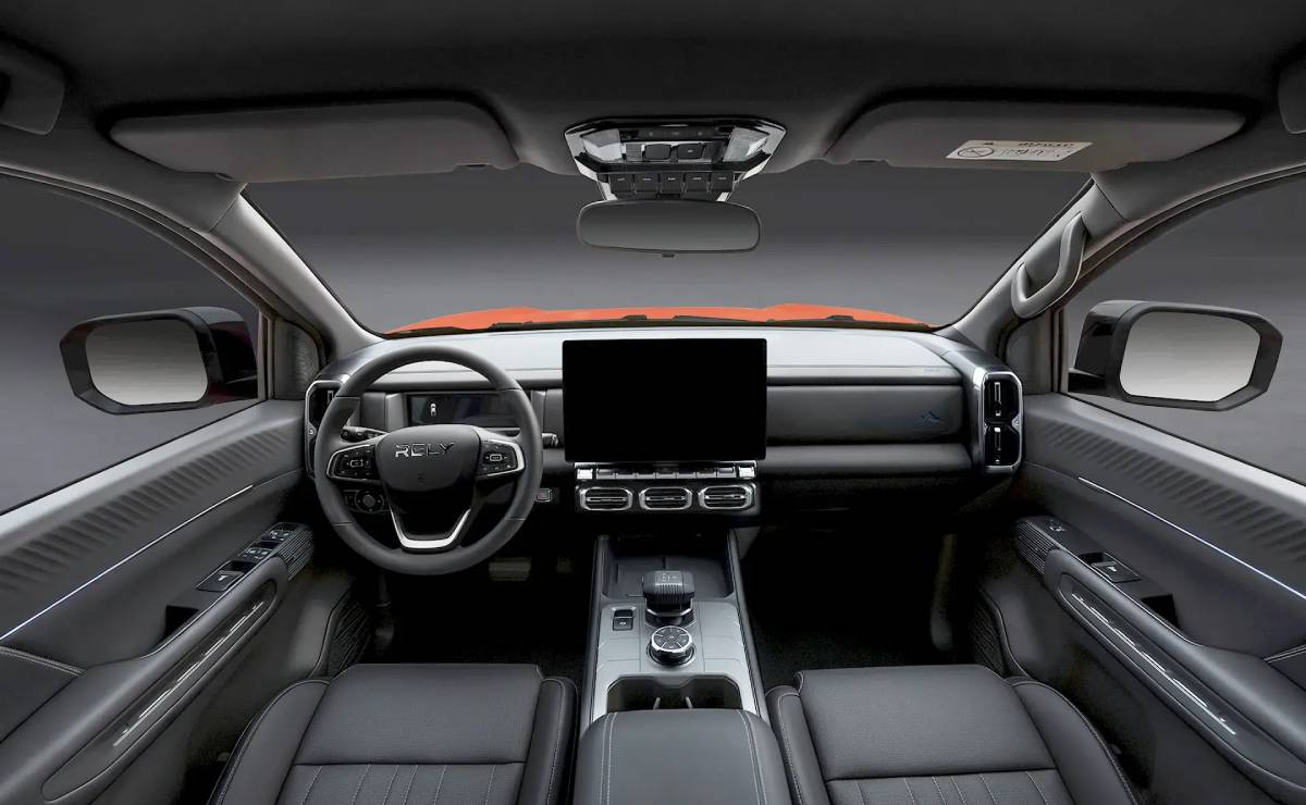 ¿Es la RELY R8 la pick-up más versátil del mercado ecuatoriano? MDP Pick up RELY R8 interior ¿Es la RELY R8 la pick-up más versátil del mercado ecuatoriano?