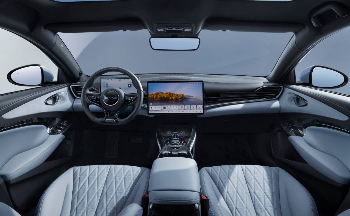 MDP Sedan BYD Seal 2026 interior ¿Es el BYD Seal 2026 el futuro de los sedanes eléctricos?