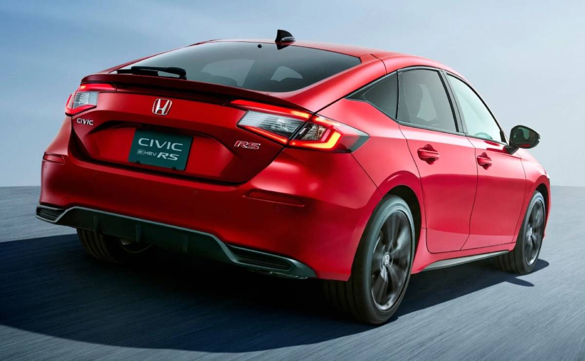 MDP Sedan Honda Civic e HEV RS trasera Honda Civic e:HEV RS: La Nueva Era del Deporte Híbrido en Japón