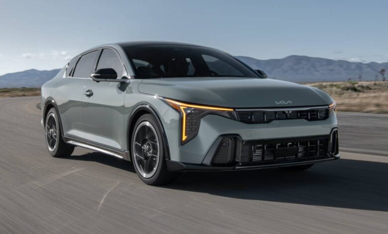 Kia K4: El sedán que promete revolucionar el segmento C MDP Sedan KIA K4 accion 1 Kia K4: El sedán que promete revolucionar el segmento C