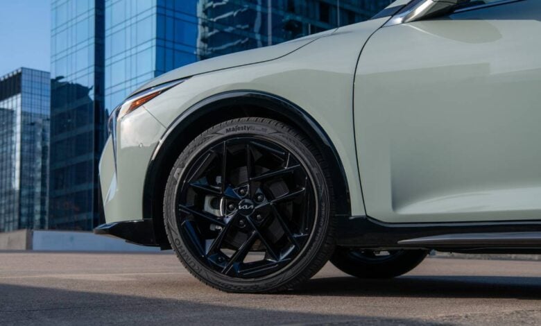 MDP Sedan Kia K4 llanta ¿Será el Kia K4 la nueva estrella en el segmento de sedanes medianos?