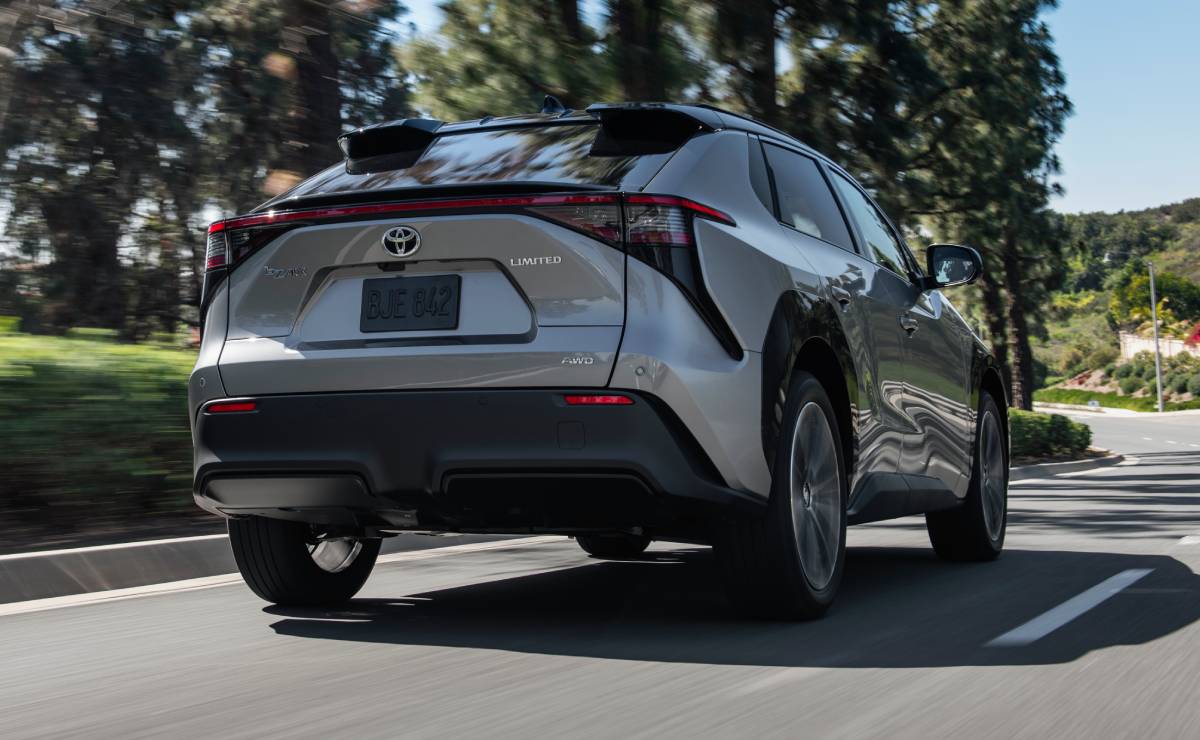 MDP Toyota BZX4 accion Toyota bZ4X: La Revolución Eléctrica de Toyota llega a Uruguay