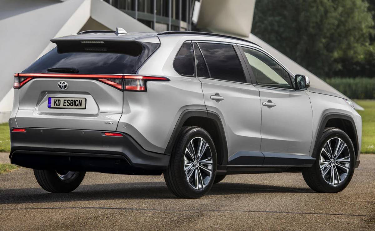 MDP Toyota Corolla Cross 2028 trasera Toyota Corolla Cross 2028: el SUV más esperado que redefine la innovación