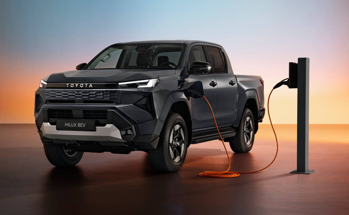 Toyota Hilux BEV: La electrificación de la icónica pick-up ya está en marcha MDP Toyota Hilux BEV frente 2 Toyota Hilux BEV: La electrificación de la icónica pick-up ya está en marcha