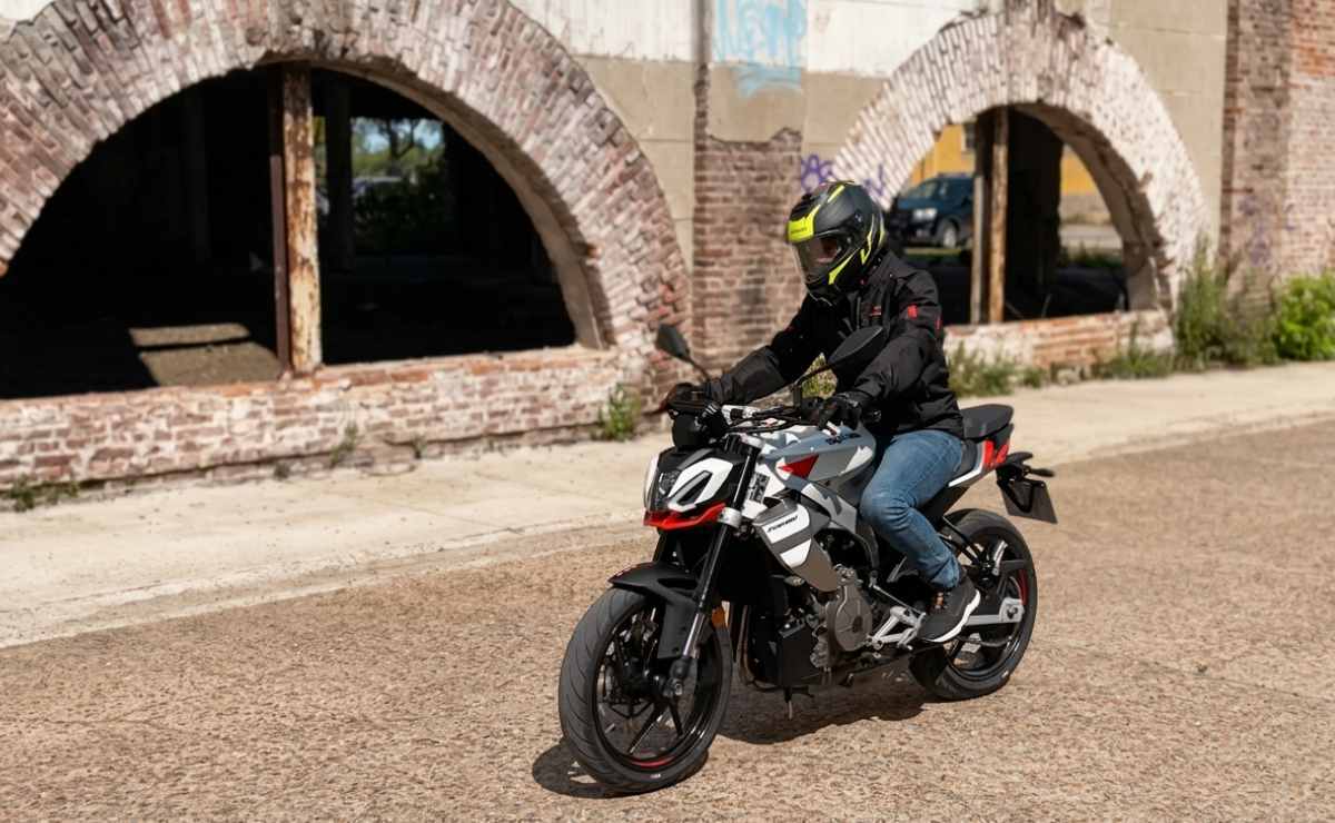 Aprilia Tuono 457: ¿La Moto que Revolucionará el Mercado? MDP aprilia tuono 457 test ride 1 Aprilia Tuono 457: ¿La Moto que Revolucionará el Mercado?