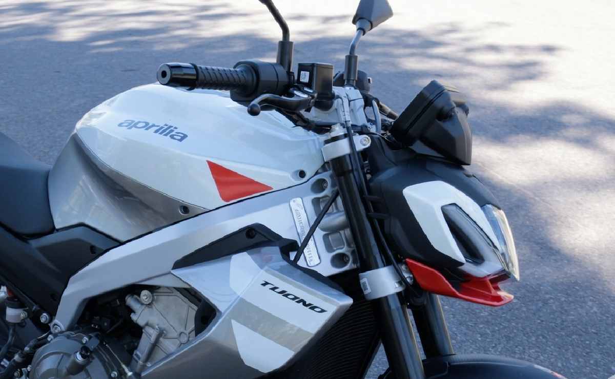 Aprilia Tuono: La naked más esperada del año llega con fuerza MDP aprilia tuono 457 test ride 7 Aprilia Tuono: La naked más esperada del año llega con fuerza
