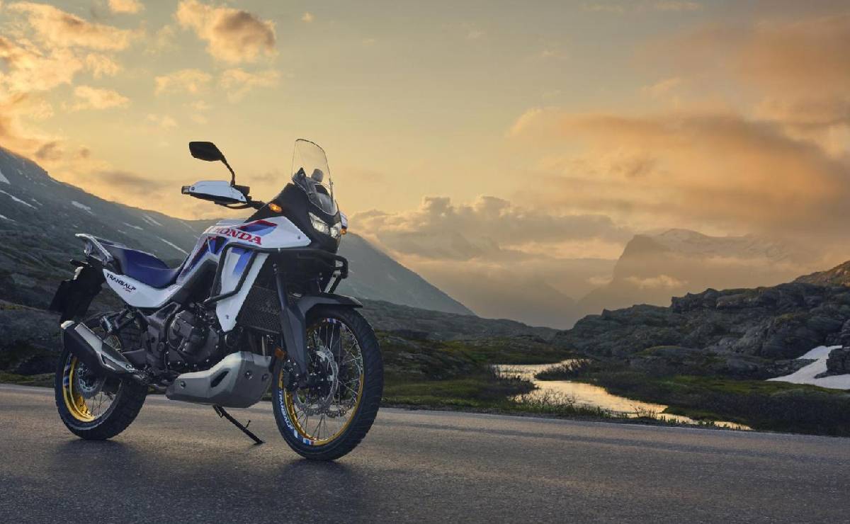 MDP honda transalp 750 e clutch 2 Honda Transalp XL750 con E-Clutch: La Revolución del Cambio Manual