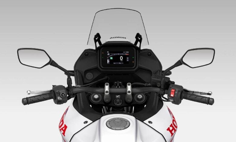 MDP honda transalp 750 e clutch Honda Transalp XL750 con E-Clutch: La Revolución del Cambio Manual