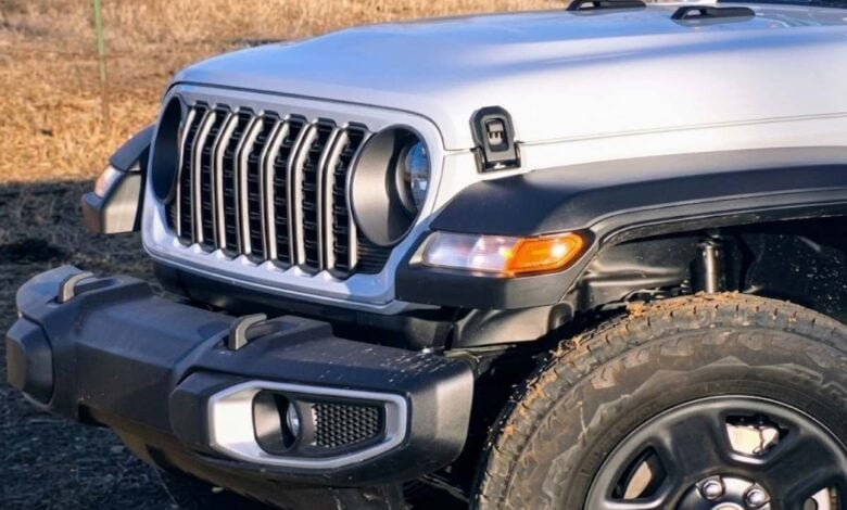 MDP jeep gladiator acela dispatcher 4x4 4 1 ¿Es la Acela Dispatcher 4x4 la pick up más esperada para el trabajo pesado?