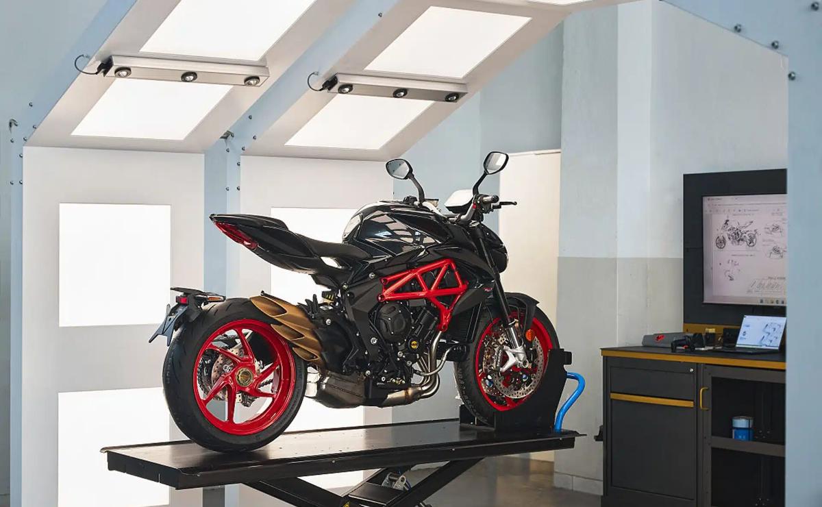 MDP moto naked mv agusta brutale 800 nero carbonio 2 MV Agusta Brutale 800 Nero Carbonio: La nueva joya del segmento naked