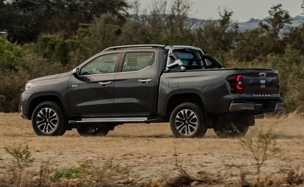 ¿Chevrolet S10 y Fiat Titano Listas para Desafiar a las Líderes del Mercado de Pick-Ups en 2023? MDP Fiat Titano lanzamiento trasera ¿Chevrolet S10 y Fiat Titano Listas para Desafiar a las Líderes del Mercado de Pick-Ups en 2023?