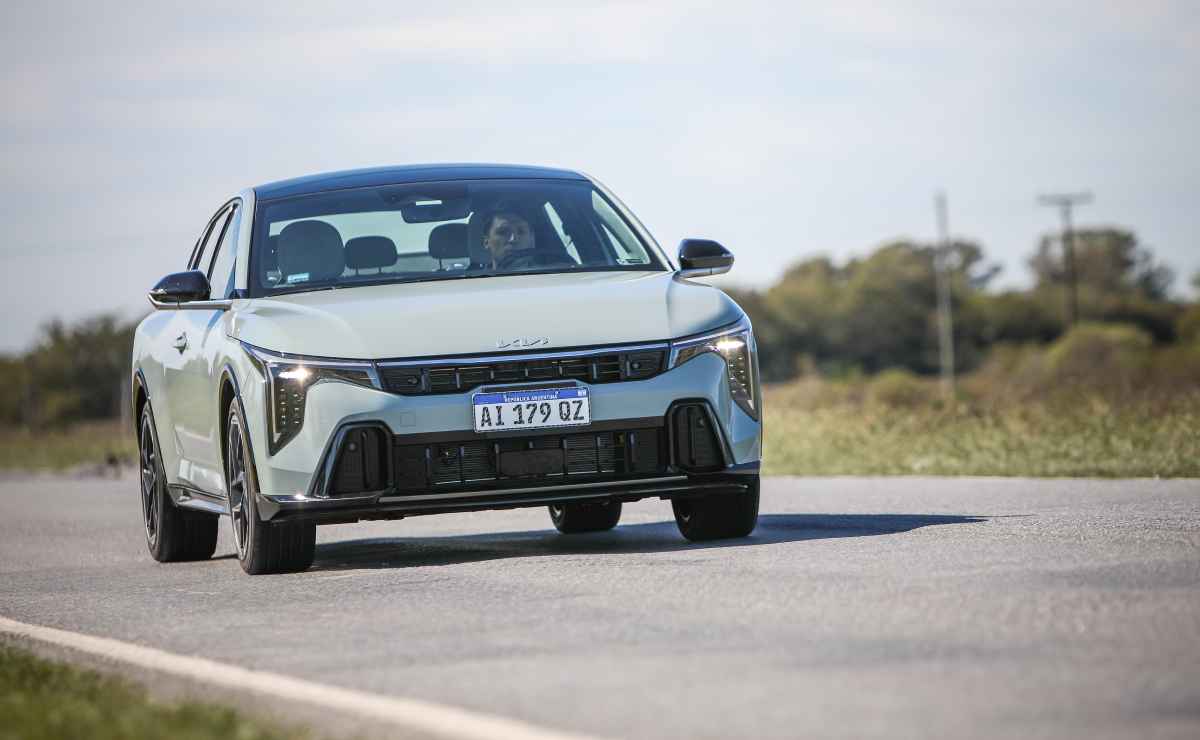 Kia K4: La Nueva Estrella del Segmento Mediano que Llega para Competir MDP Kia K4 Prueba Kia K4: La Nueva Estrella del Segmento Mediano que Llega para Competir