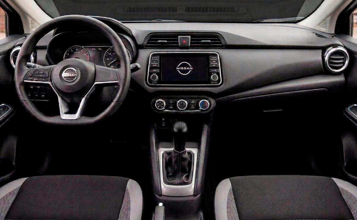 MDP Nissan V Drive 2026 por dentro Nissan V-Drive: El Regreso del Sedán Más Accesible al Mercado Mexicano