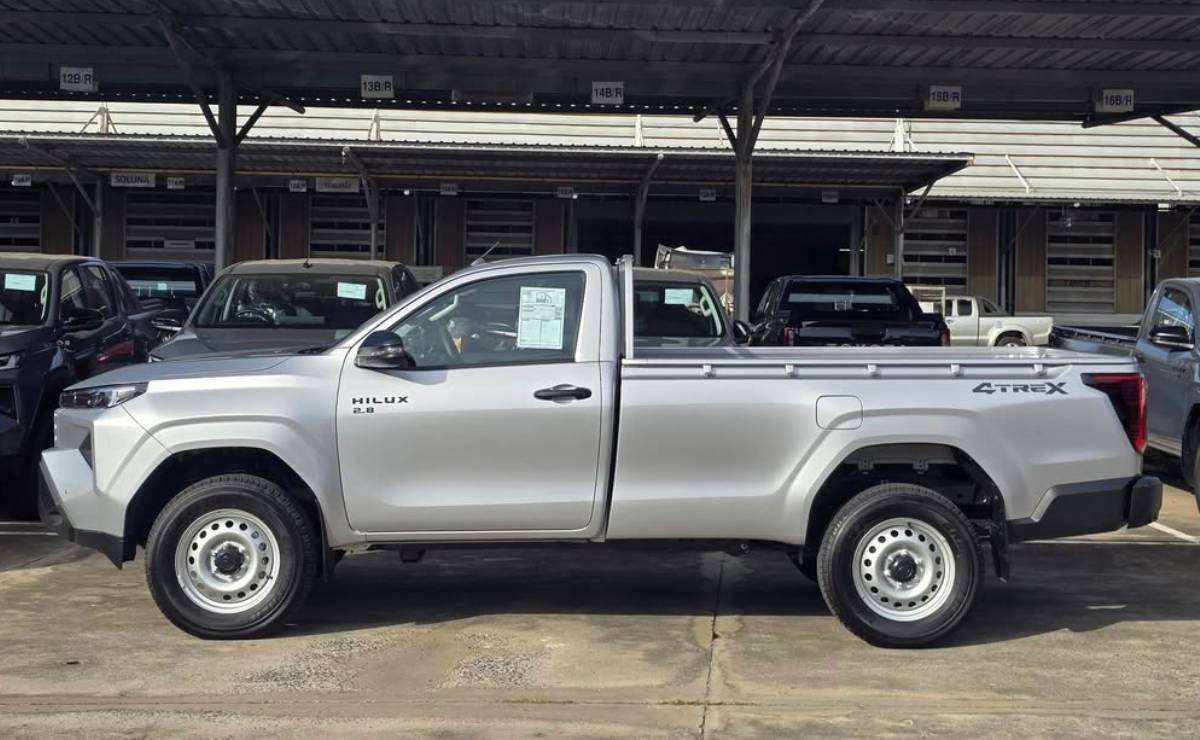 MDP Nueva Toyota Hilux cabina simple perfil ¿Es la nueva Toyota Hilux la pick-up más esperada del año?