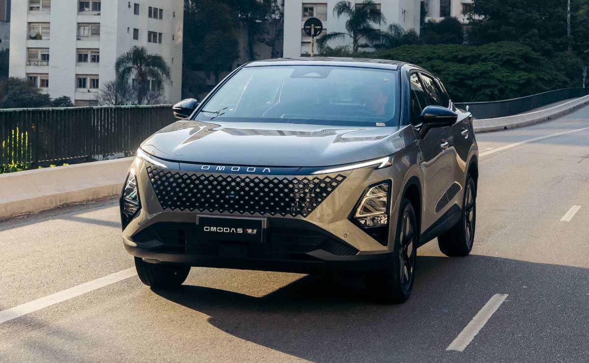 MDP SUV Omoda 5 HEV accion ¿Podrá el Omoda 5 HEV conquistar el mercado de los SUV híbridos en Latinoamérica?