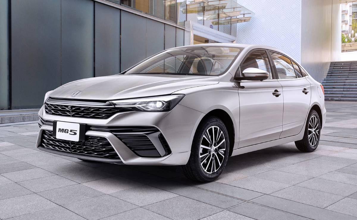 MDP Sedan MG 5 2027 frente MG 5 2027: El sedán más asequible de México sacude el mercado