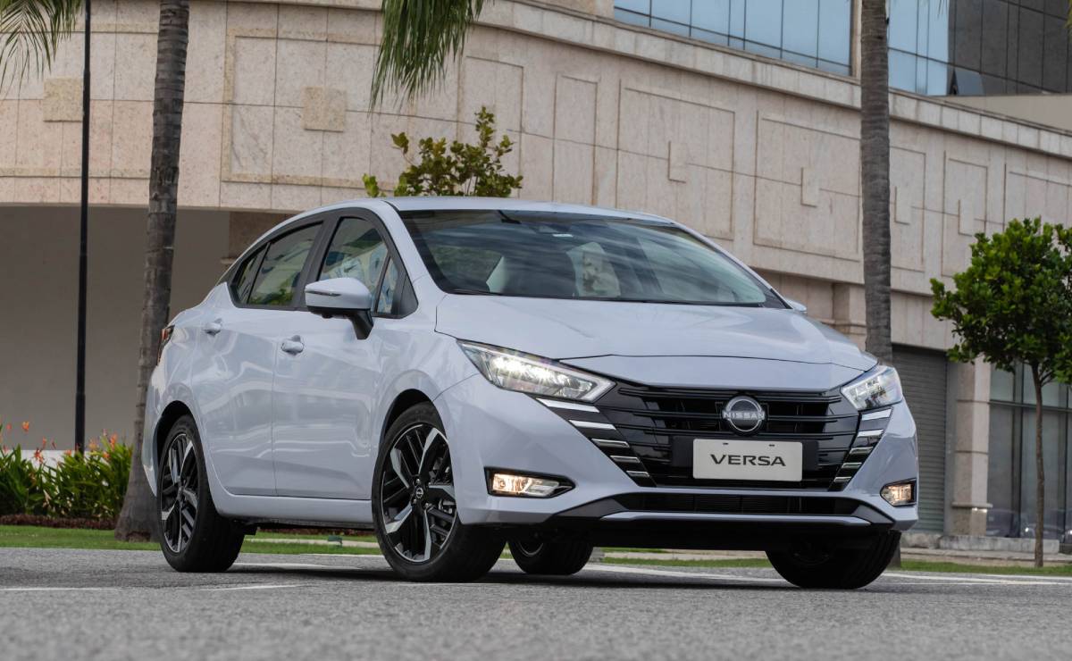 MDP Sedan Nissan Versa frente ¿Puede el Nissan Versa Impulsar un Resurgimiento de los Sedanes en el Mercado Actual?
