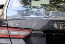 MDP Toyota Yaris sedan teaser cola Nuevo Toyota Yaris Sedán Híbrido: La Evolución Ecológica y Económica que México Esperaba