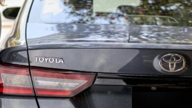 MDP Toyota Yaris sedan teaser cola Nuevo Toyota Yaris Sedán Híbrido: La Evolución Ecológica y Económica que México Esperaba