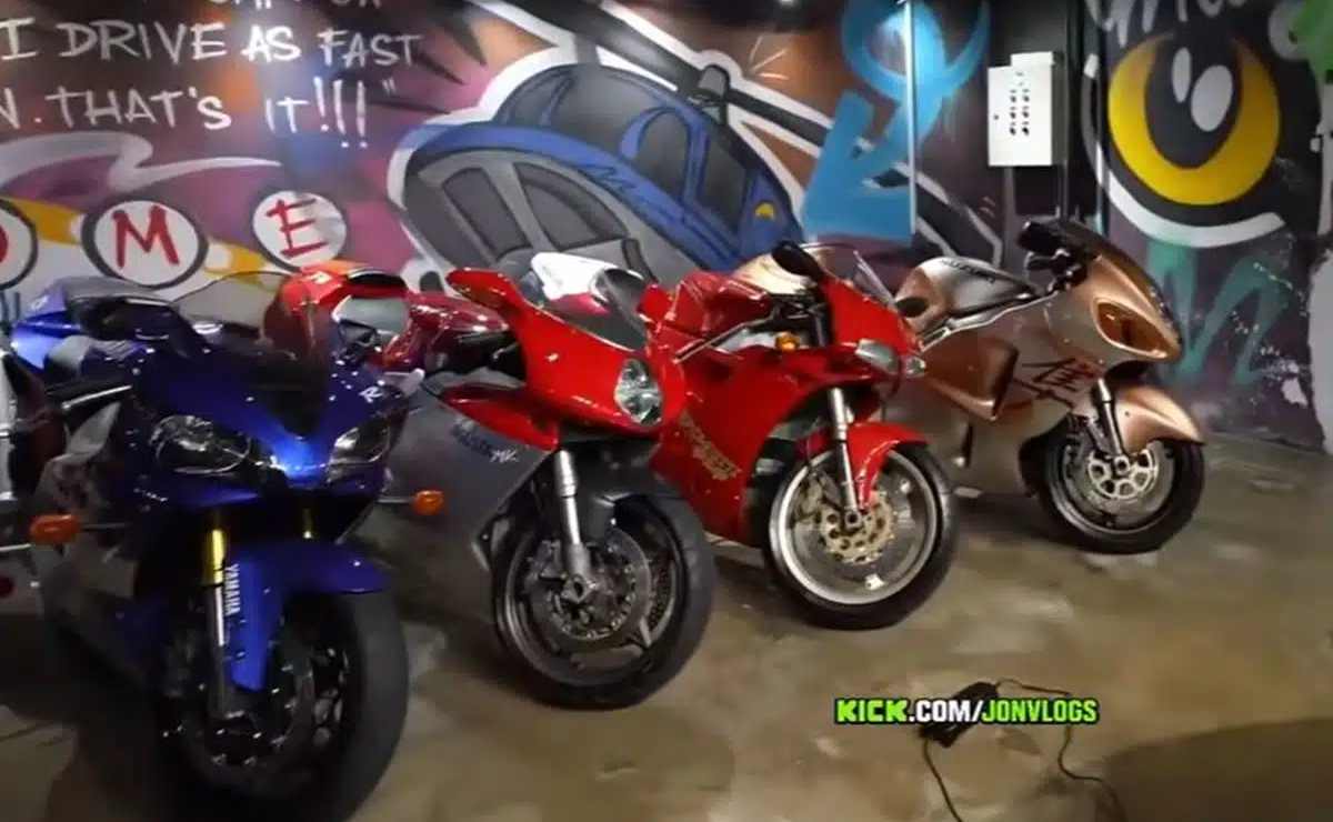 MDP motos de neymar La impresionante colección de motos clásicas de Neymar Jr: Un vistazo exclusivo a su garage