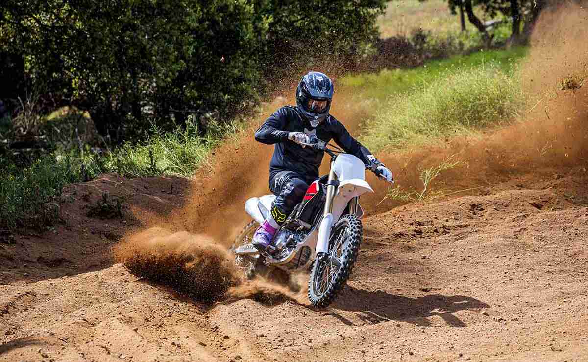 La Revolución de las Dos Ruedas: Yamaha YZ400F, Un Antes y Un Después en el Motocross MDP yamaha yz450f 30 anos 2 La Revolución de las Dos Ruedas: Yamaha YZ400F, Un Antes y Un Después en el Motocross