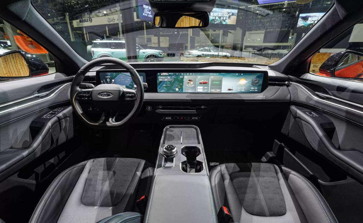 Ford Mondeo 2026: Renovación del icónico sedán que desafía a los SUV en China MDP Ford Mondeo 2026 interior Ford Mondeo 2026: Renovación del icónico sedán que desafía a los SUV en China