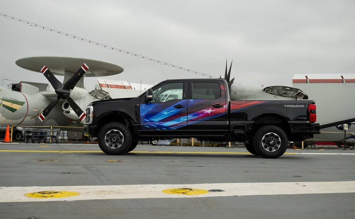 MDP Ford Super Duty F 450 nueva Ford Custom Garage Revoluciona el Mercado: Presenta el Paquete Super Duty Proud to Honor 2027