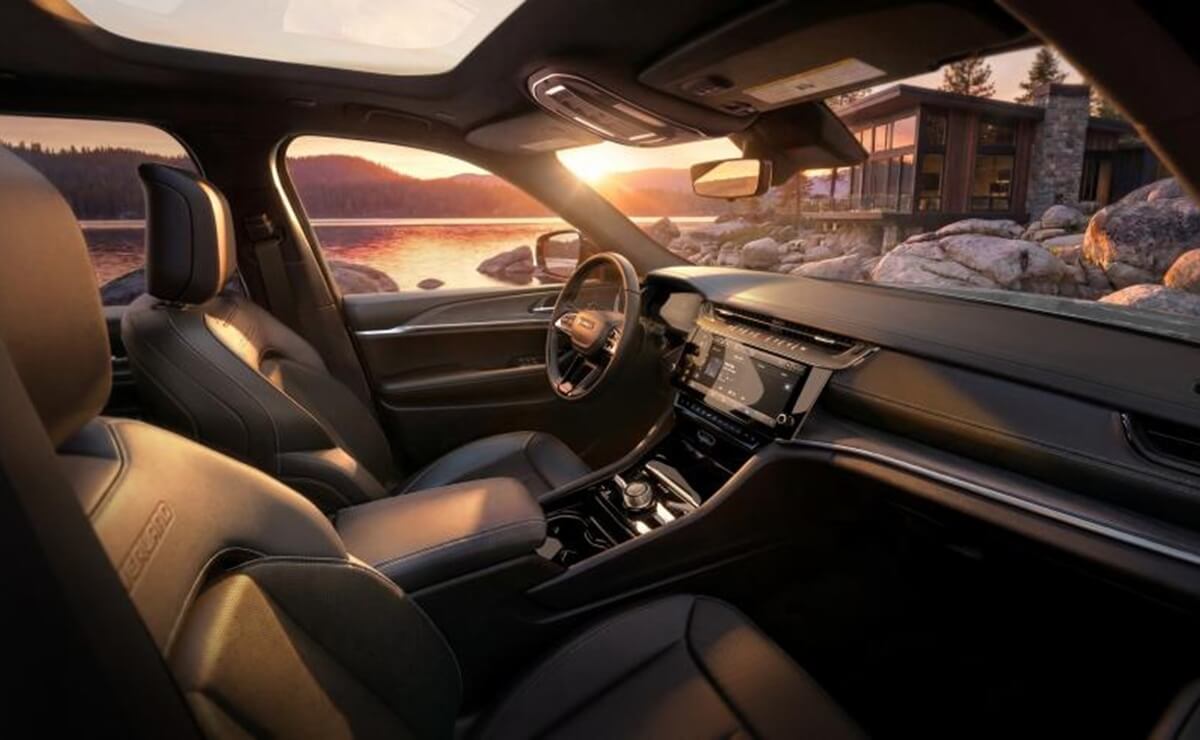 El Regreso del Ícono: Jeep Grand Cherokee Trailhawk 2027 Llega con Todo MDP Jeep Grand Cherokee Trailhawk 2027 interior El Regreso del Ícono: Jeep Grand Cherokee Trailhawk 2027 Llega con Todo