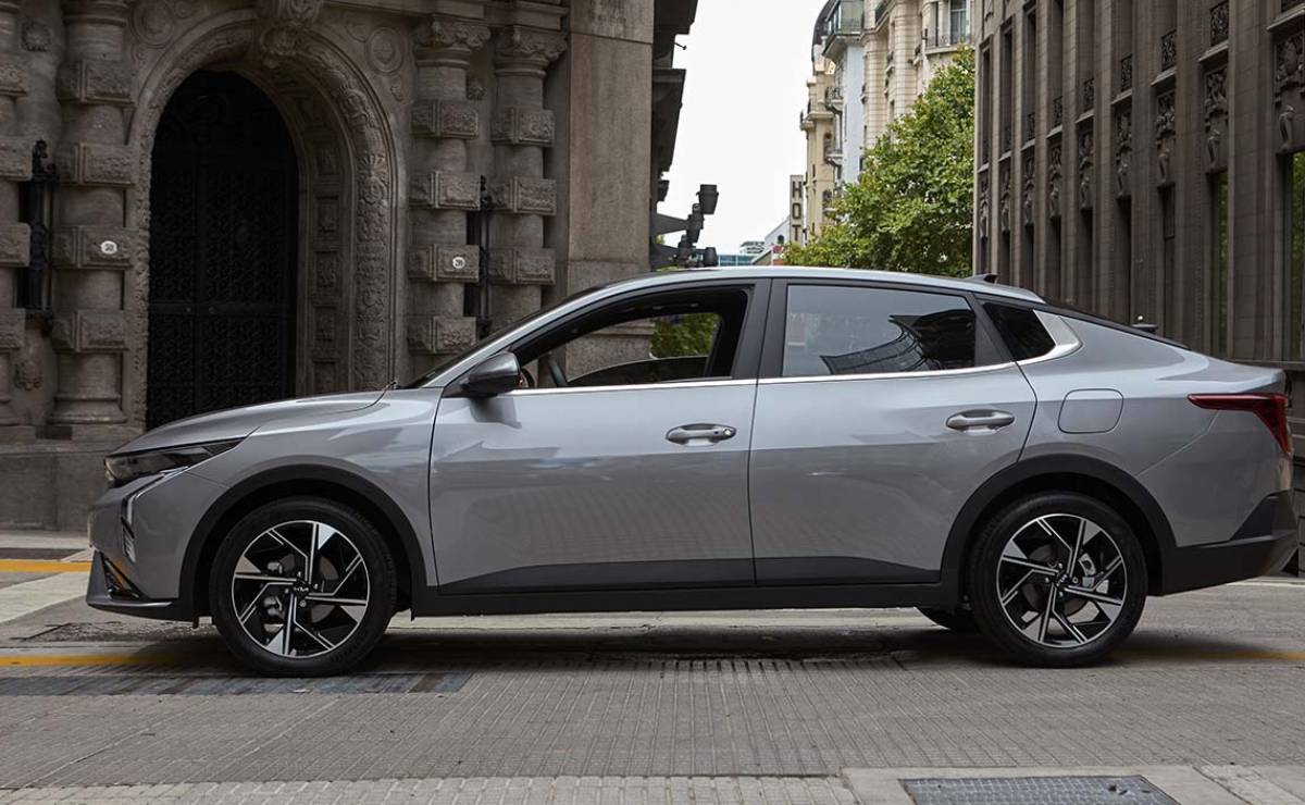 Kia Impulsa el Mercado Estadounidense: ¿Qué Revelan Sus Ventas de Mayo 2026? MDP Kia k3 sedan perfil Kia Impulsa el Mercado Estadounidense: ¿Qué Revelan Sus Ventas de Mayo 2026?