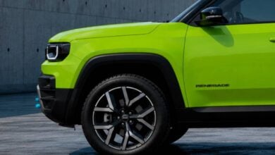 MDP Nuevo Jeep Renegade perfil ¿Está listo el nuevo Jeep Renegade para redefinir el mercado de SUVs compactos?