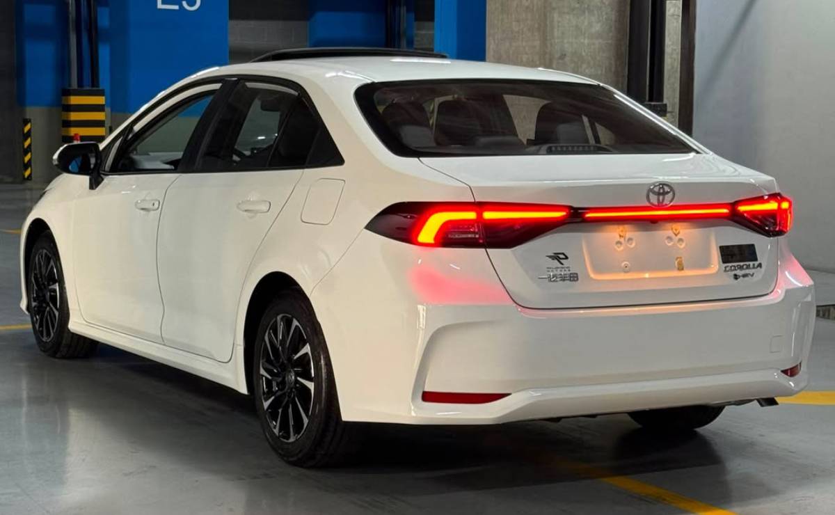 Toyota Corolla 2026: La Renovación del Sedán Más Reconocido MDP Nuevo Toyota Corolla 2026 trasera Toyota Corolla 2026: La Renovación del Sedán Más Reconocido