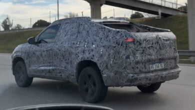 MDP Renault Niagara unidad camuflada trasera 1 1 Renault Niagara: La Nueva Promesa en el Segmento de Pick-Ups Llega a Córdoba