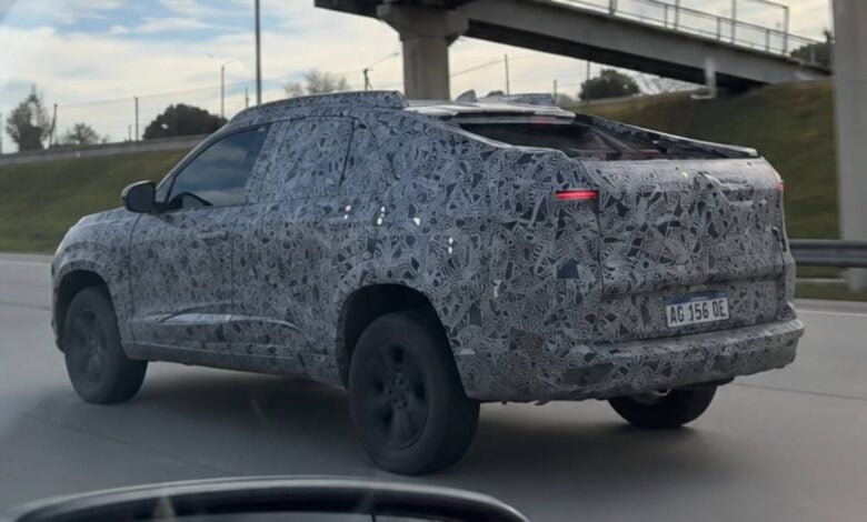 MDP Renault Niagara unidad camuflada trasera 1 1 Renault Niagara: La Nueva Promesa en el Segmento de Pick-Ups Llega a Córdoba