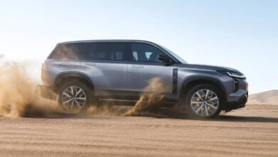 MDP SUV GAC JS7 perfil accion GAC S7 PHEV: El Nuevo Rival Híbrido del Segmento Premium en Argentina