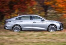 MDP Sedan Chery Arrizo 8 perfil accion Chery Arrizo 8 Super Hybrid: El Nuevo Desafío al Toyota Corolla