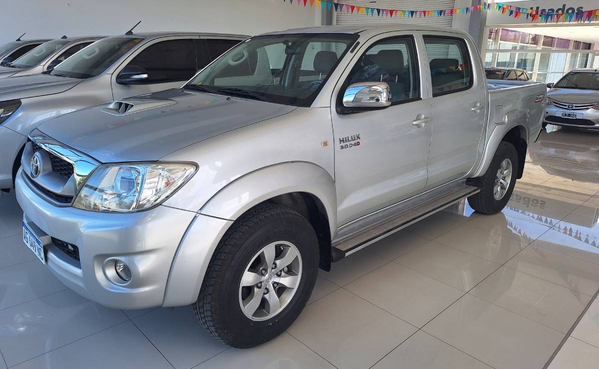 MDP Toyota Hilux 2010 0km frente Toyota Hilux 2010: Un Clásico en el Mercado de Usados con Solo 2,384 Kilómetros