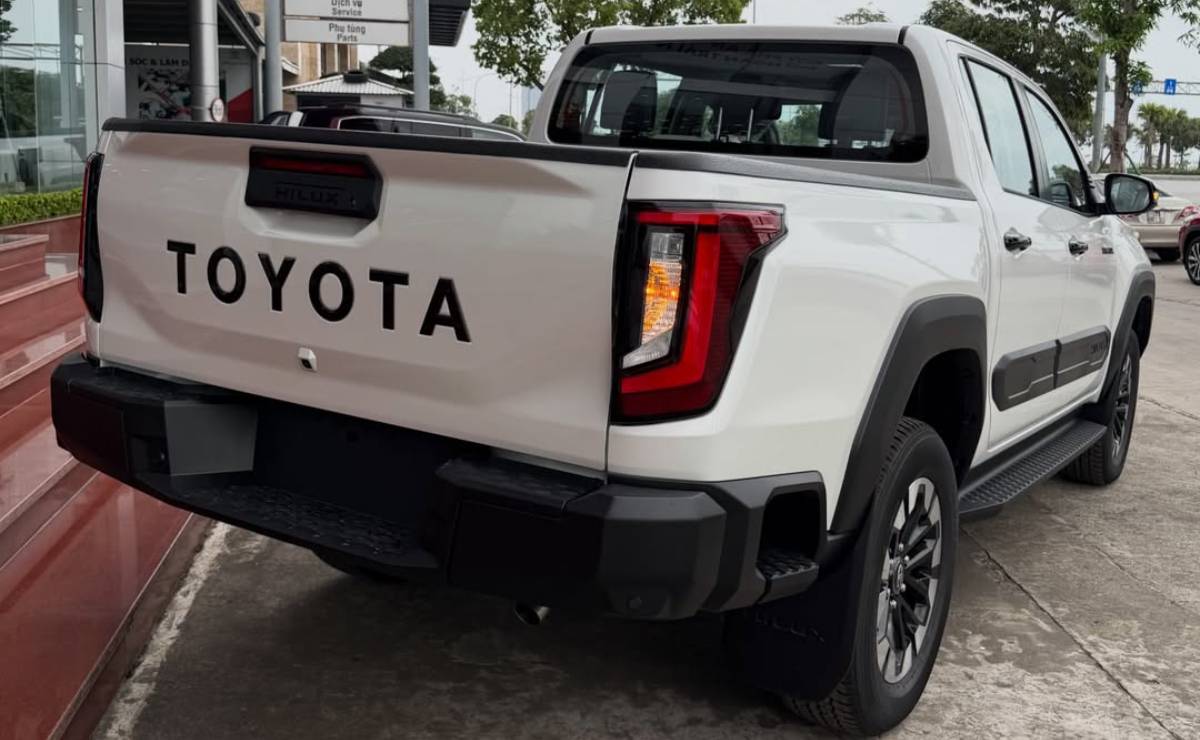 La Nueva Toyota Hilux 2026: Innovación y Potencia que Conquista el Mercado de Pick Ups MDP Toyota Hilux Trailhunter 2026 trasera La Nueva Toyota Hilux 2026: Innovación y Potencia que Conquista el Mercado de Pick Ups