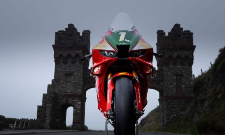 MDP honda fireblade tt 1 La Honda Fireblade más exclusiva: Un homenaje a John McGuinness que nunca recorrerá las calles