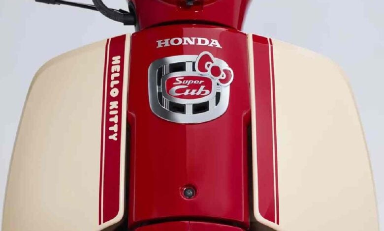 MDP honda super cub hello kitty 1 Honda Super Cub: La icónica motocicleta renueva su legado con una edición especial