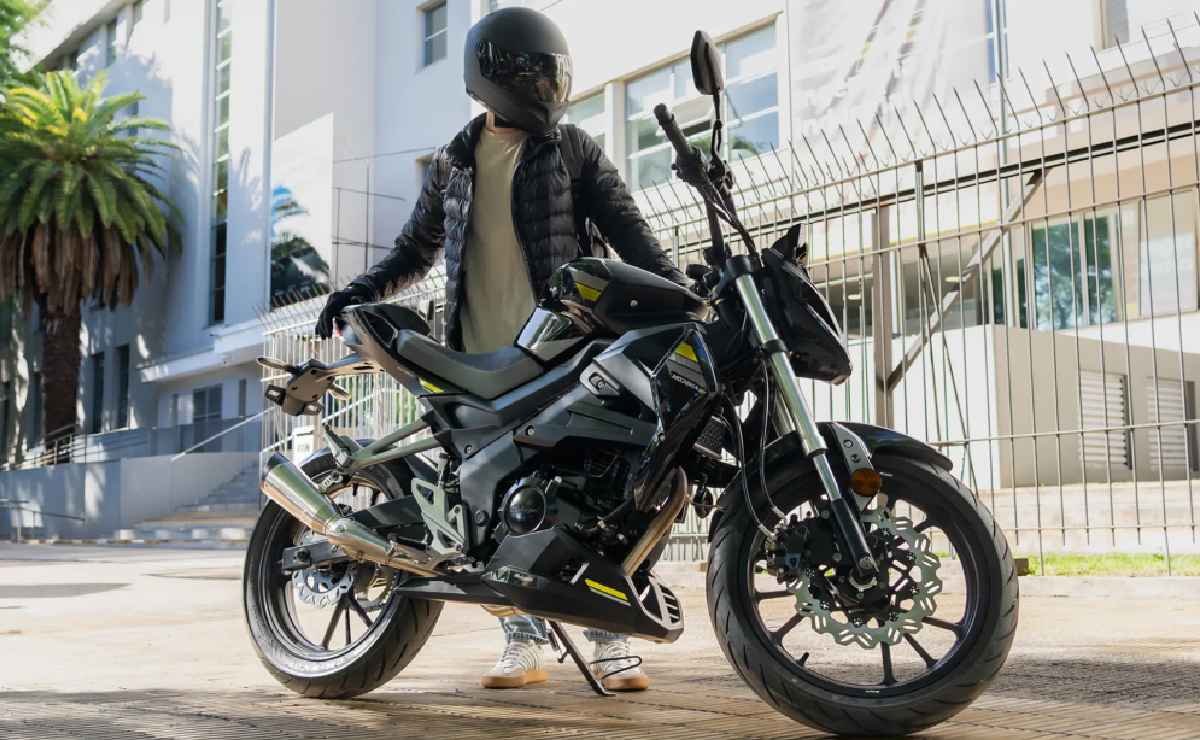 ¿Podrá la Malaguti Modena 150 imponerse entre las naked urbanas en Argentina? MDP malaguti modena vs yamaha fz ¿Podrá la Malaguti Modena 150 imponerse entre las naked urbanas en Argentina?