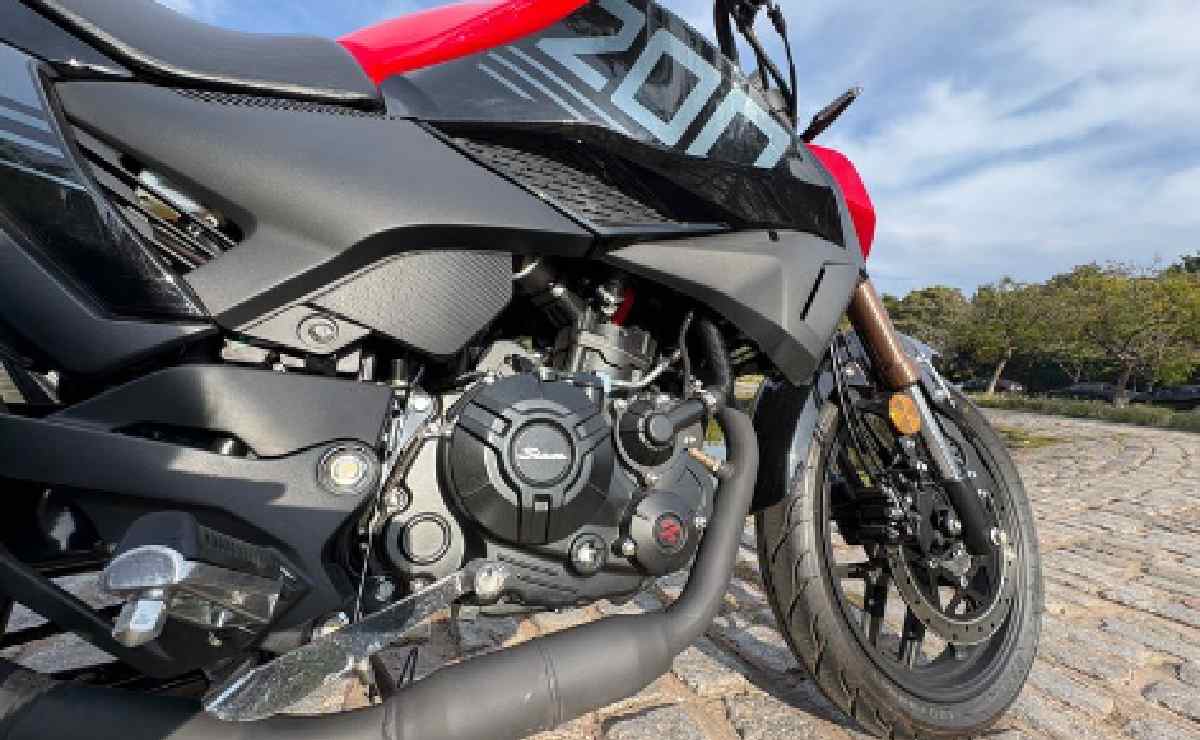 MDP siam tenax 200 test ride 2 Siam Tenax 200: La Revelación de las Naked Urbanas