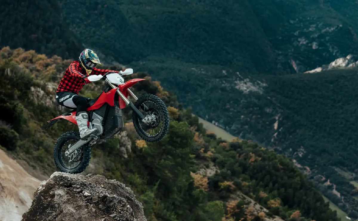 El Impacto de las Motocicletas Eléctricas en el Erzbergrodeo: Un Nuevo Horizonte para el Enduro MDP star varg enduro 2 El Impacto de las Motocicletas Eléctricas en el Erzbergrodeo: Un Nuevo Horizonte para el Enduro