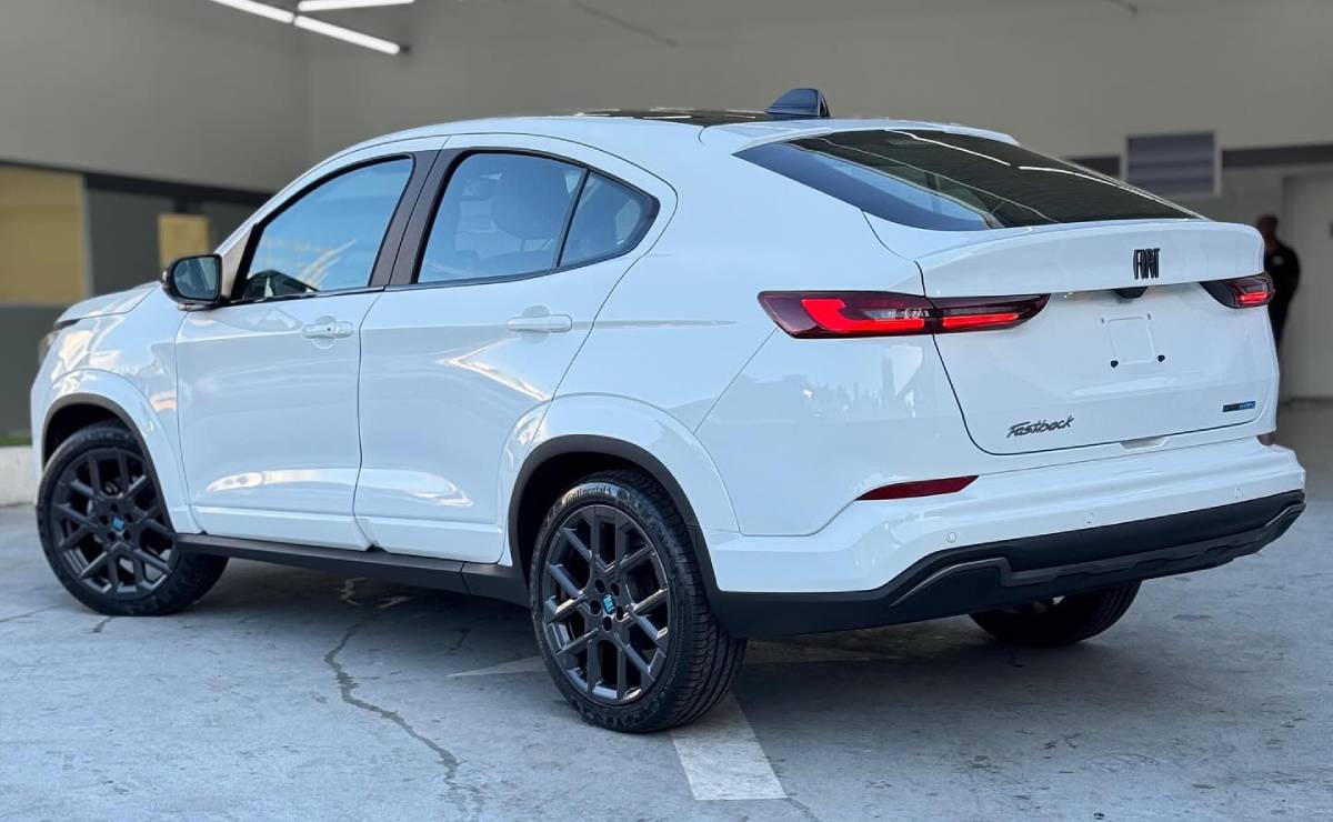 ¿Revolución en el mercado? Fiat Fastback Hybrid Impetus impresiona con su precio en Brasil MDP Fiat Fastback 2026 trasera ¿Revolución en el mercado? Fiat Fastback Hybrid Impetus impresiona con su precio en Brasil