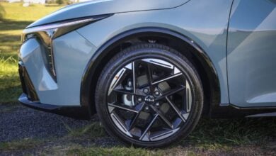 El Kia K4 Llega para Competir con el Toyota Corolla: ¿El Nuevo Rey de los Sedanes Medianos? MDP Kia K4 llanta El Kia K4 Llega para Competir con el Toyota Corolla: ¿El Nuevo Rey de los Sedanes Medianos?